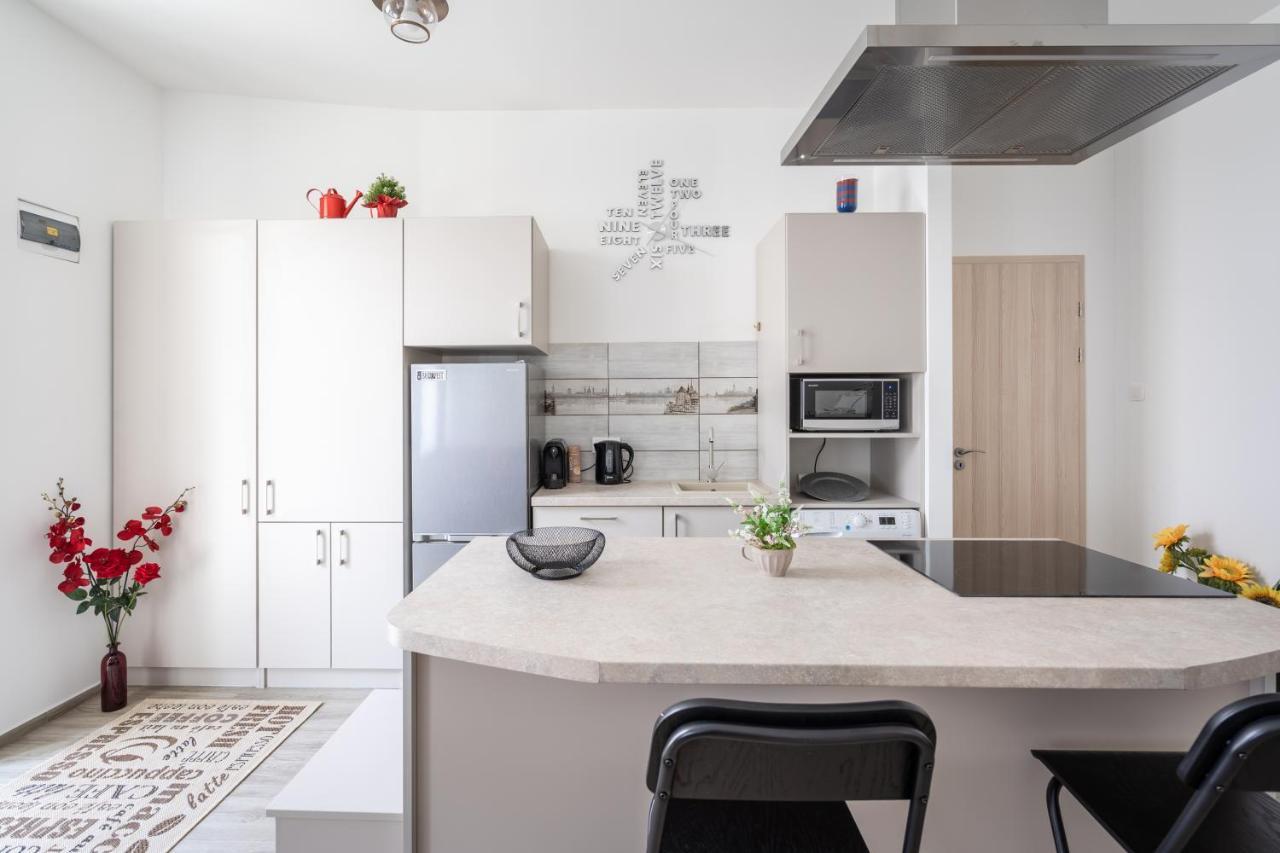 Bpr Embrody City Apartment ブダペスト エクステリア 写真