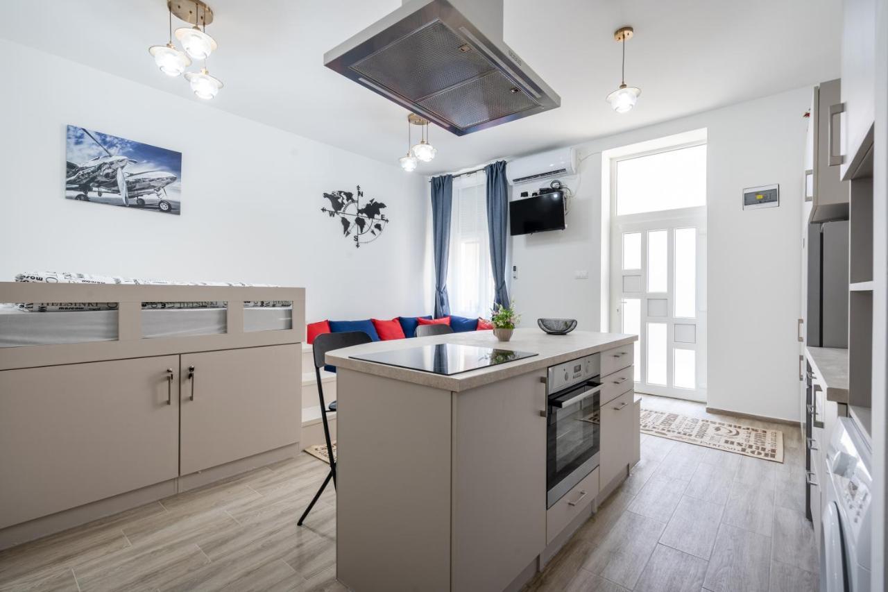 Bpr Embrody City Apartment ブダペスト エクステリア 写真
